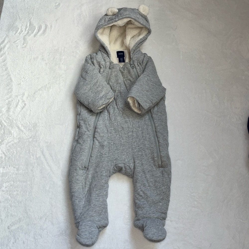 Baby gap bunting suit